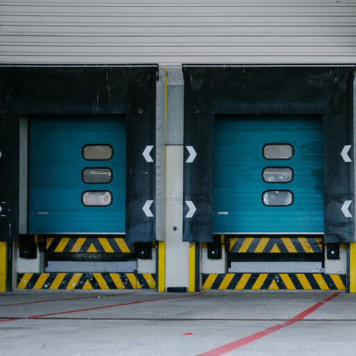 Freight loading bay